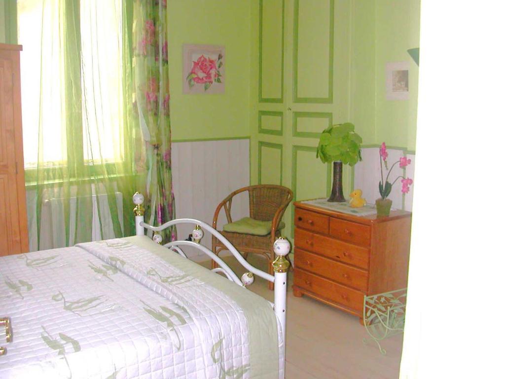 Chambres D'Hotes Les Pensees Douces Auxerre Room photo